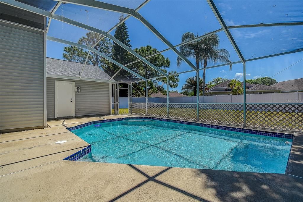 Activo con contrato: $459,000 (4 camas, 2 baños, 2050 Pies cuadrados)