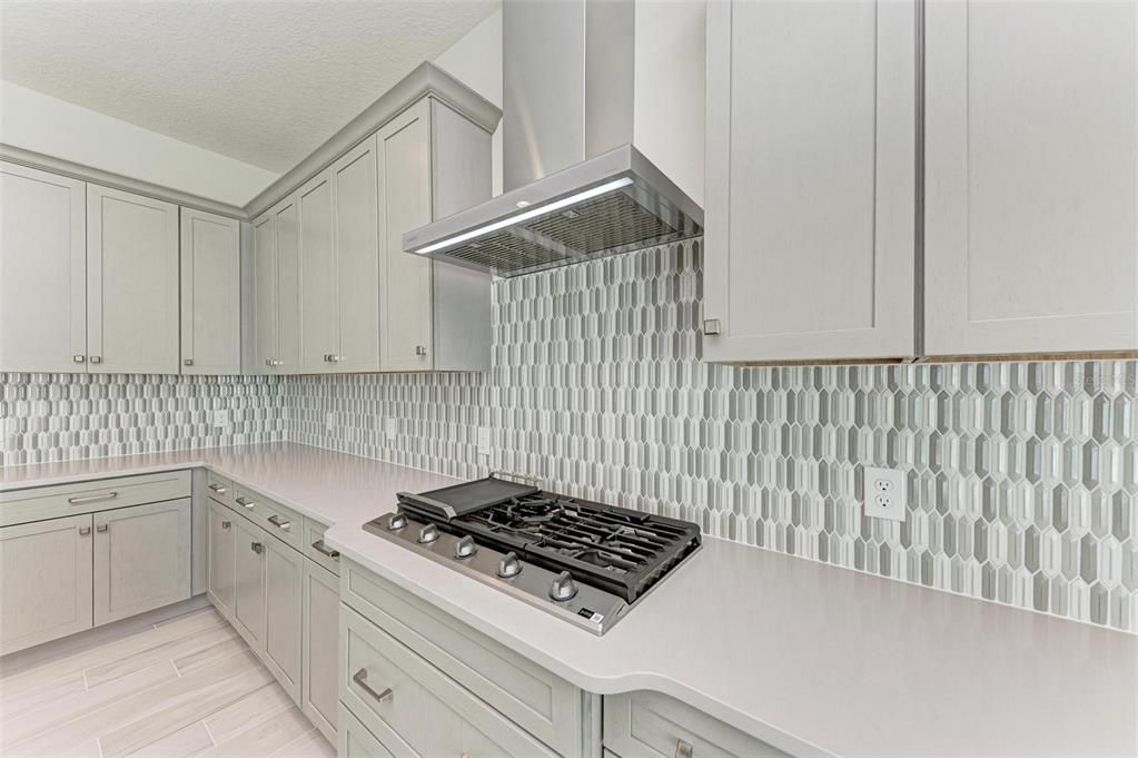 Active With Contract: $1,389,900 (2 beds, 2 baths, 2282 Square Feet)