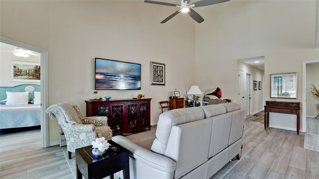 En Venta: $579,000 (2 camas, 2 baños, 1463 Pies cuadrados)