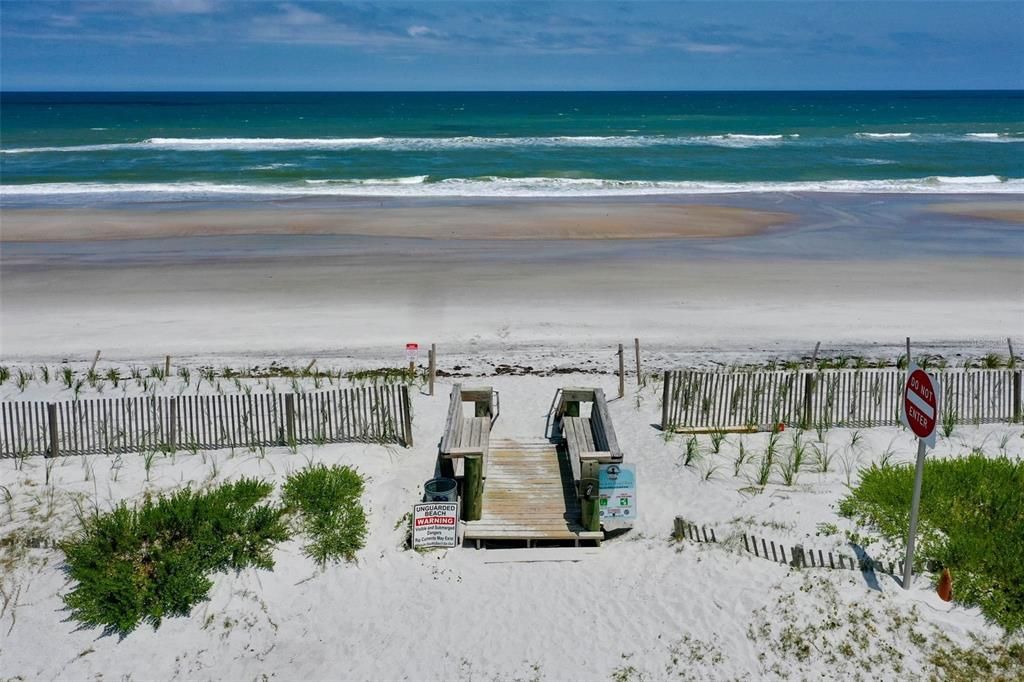 На продажу: $242,000 (0.29 acres)