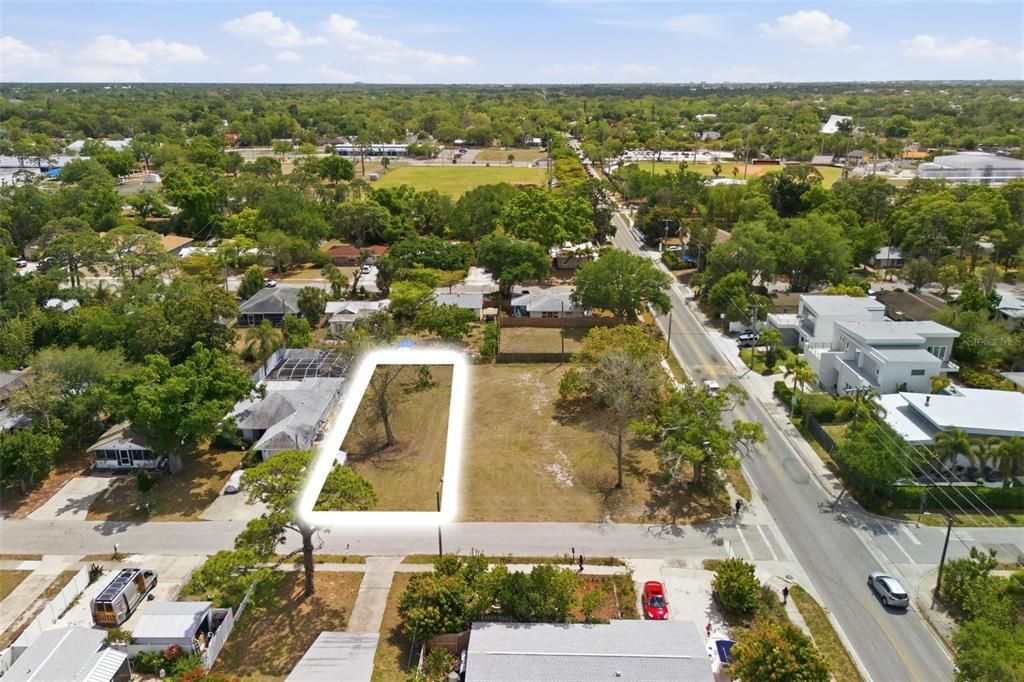 En Venta: $1,260,000 (0.46 acres)