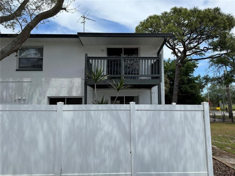 For Rent: $2,250 (2 beds, 2 baths, 1250 Square Feet)