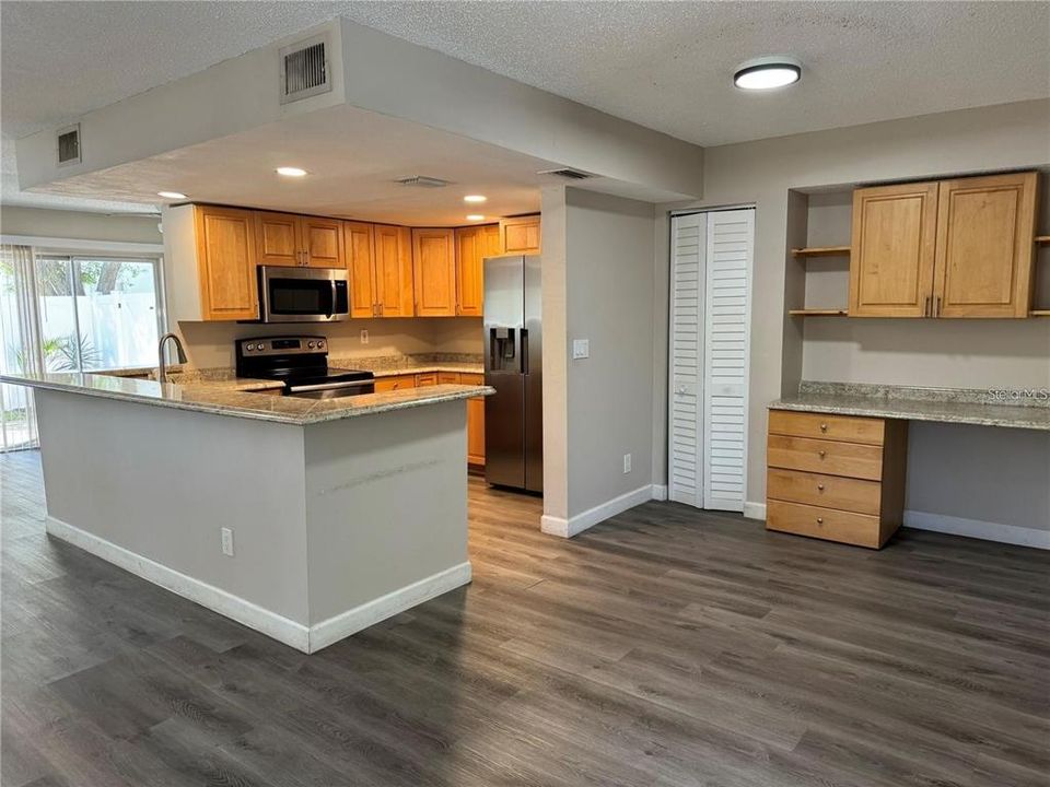 For Rent: $2,250 (2 beds, 2 baths, 1250 Square Feet)