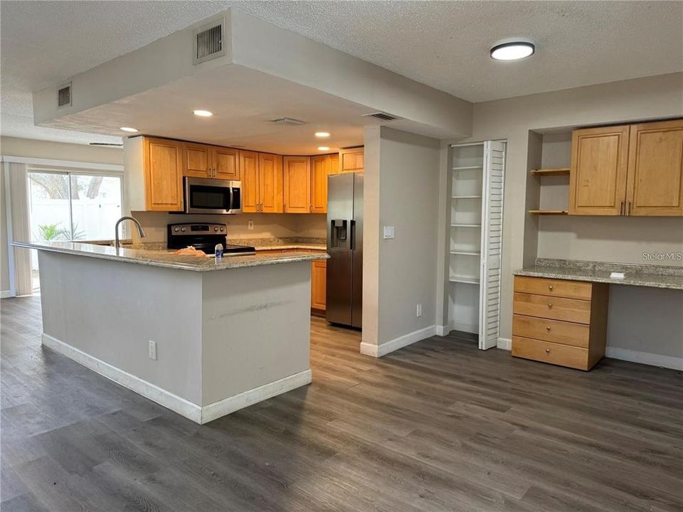 For Rent: $2,250 (2 beds, 2 baths, 1250 Square Feet)