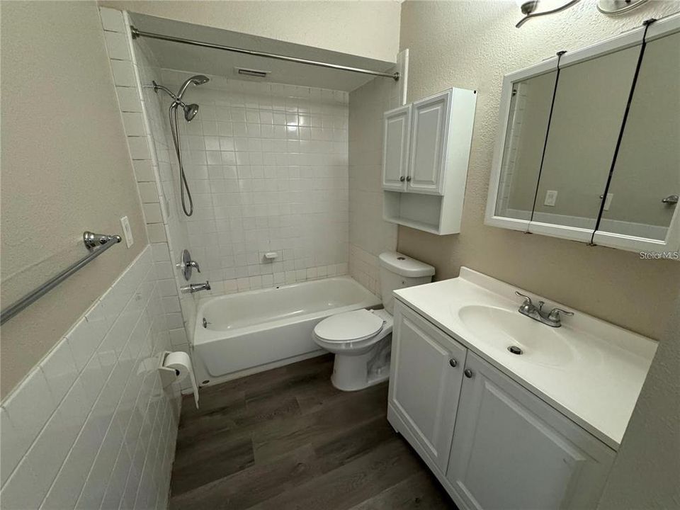 For Rent: $2,250 (2 beds, 2 baths, 1250 Square Feet)