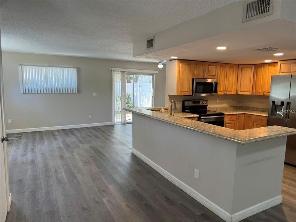 For Rent: $2,250 (2 beds, 2 baths, 1250 Square Feet)