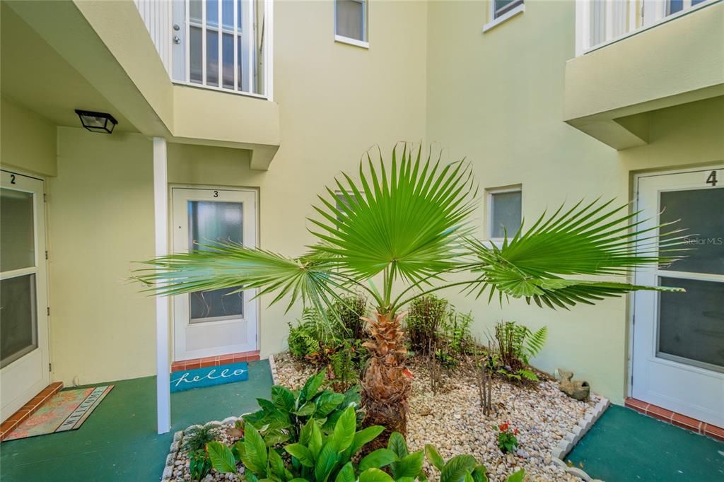 For Rent: $1,700 (0 beds, 1 baths, 430 Square Feet)