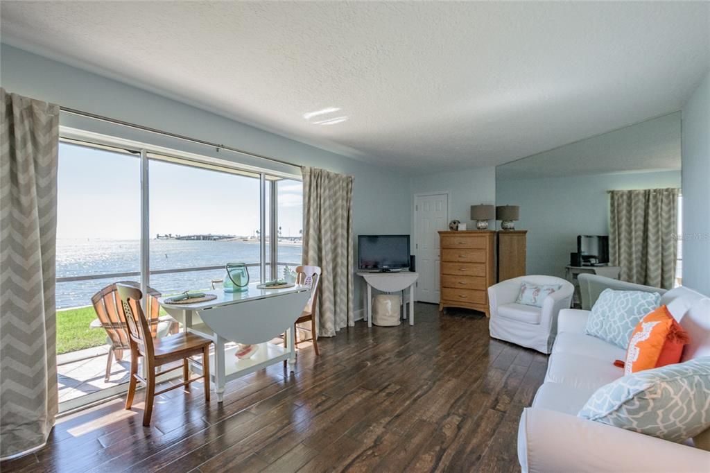 For Rent: $1,700 (0 beds, 1 baths, 430 Square Feet)