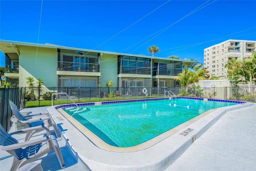 For Rent: $1,700 (0 beds, 1 baths, 430 Square Feet)