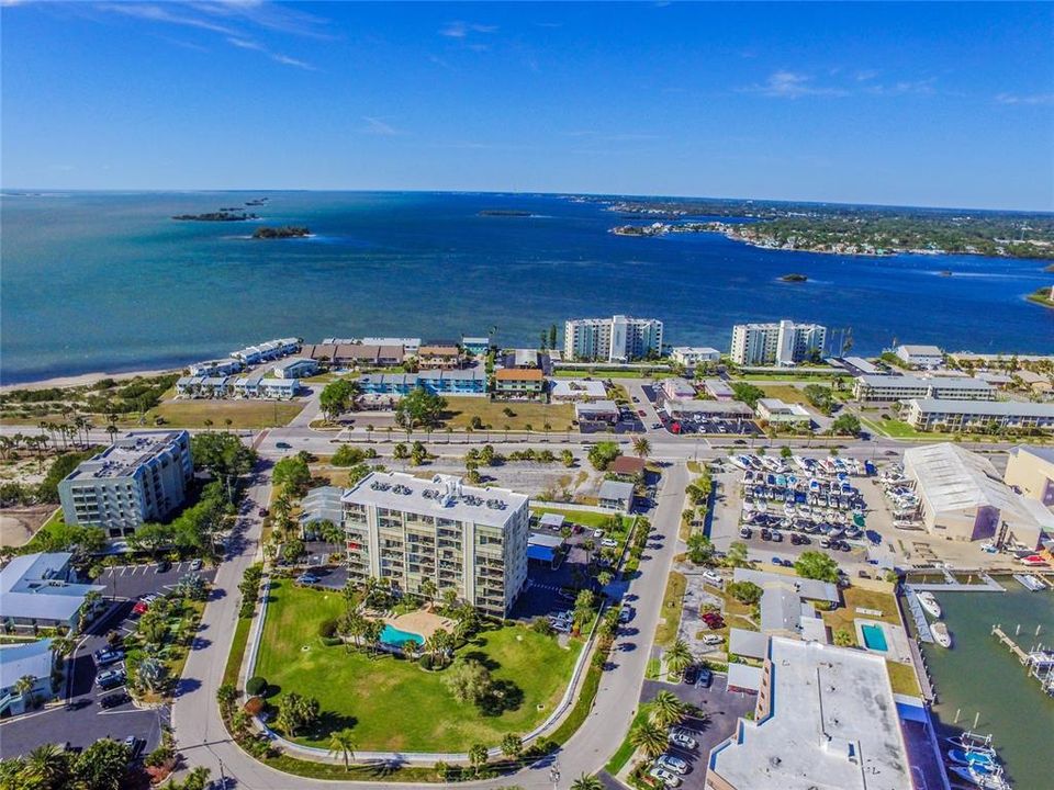 For Rent: $1,700 (0 beds, 1 baths, 430 Square Feet)