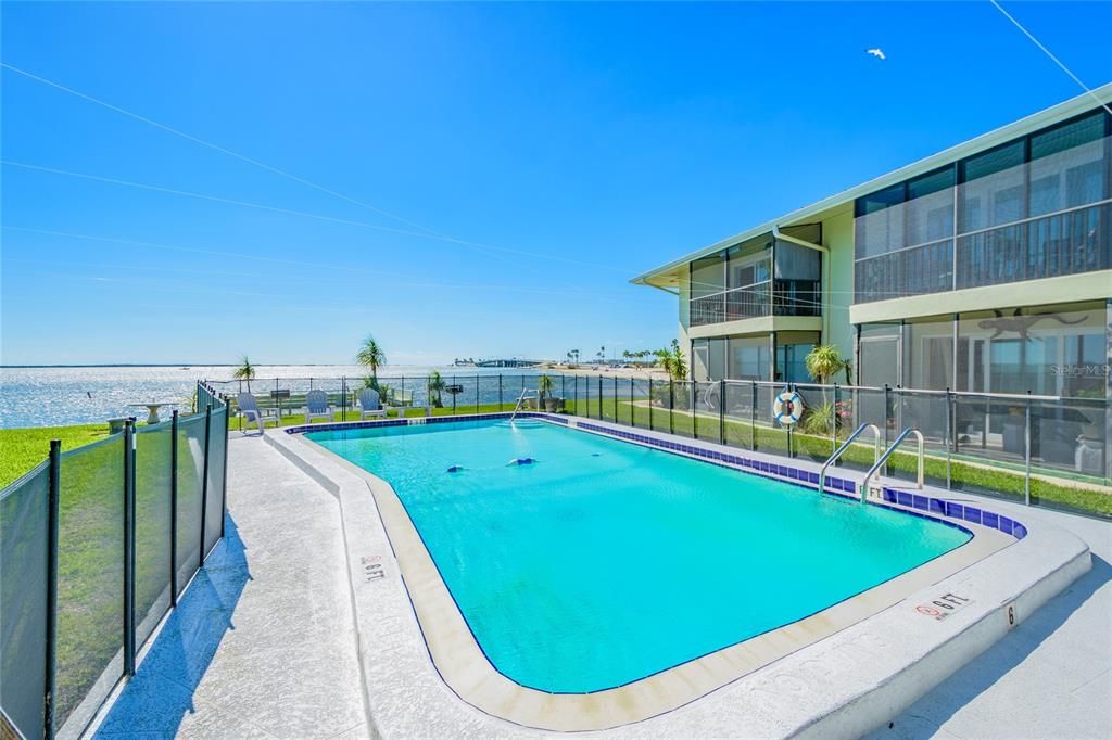 For Rent: $1,700 (0 beds, 1 baths, 430 Square Feet)