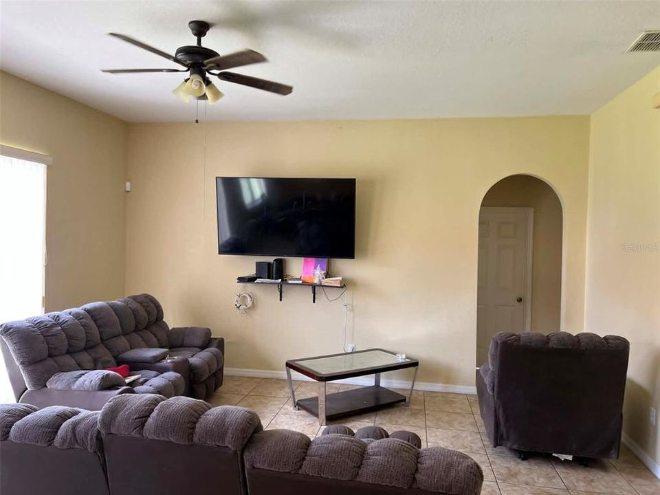 For Sale: $227,000 (3 beds, 2 baths, 1794 Square Feet)