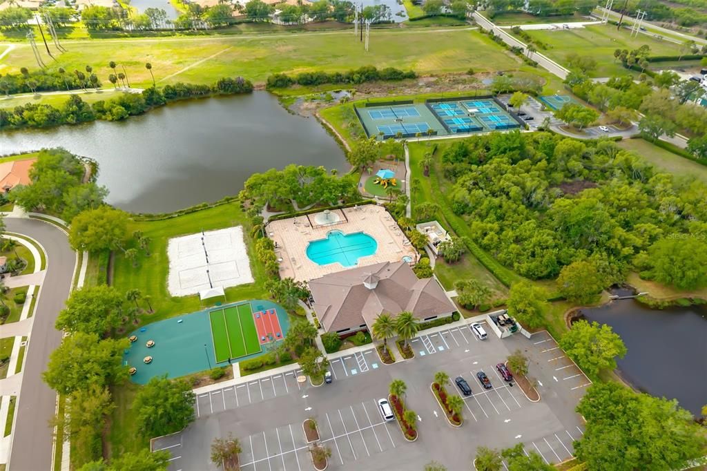 На продажу: $329,000 (2 спален, 2 ванн, 1665 Квадратных фут)