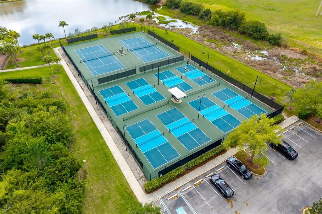 На продажу: $329,000 (2 спален, 2 ванн, 1665 Квадратных фут)