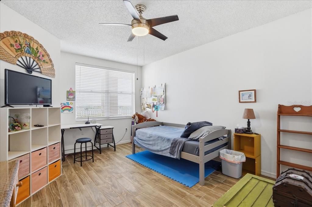 Active With Contract: $2,800 (3 beds, 2 baths, 1470 Square Feet)