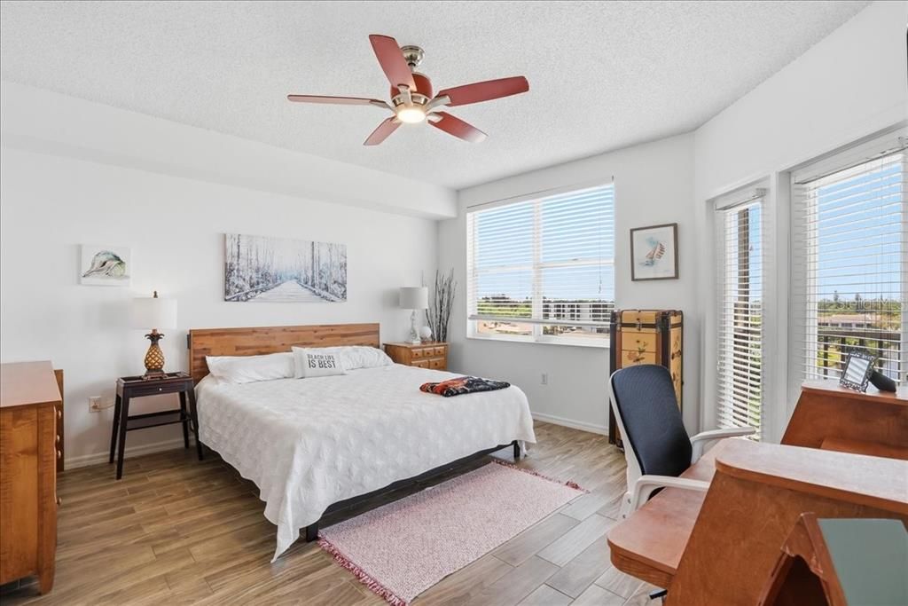 Active With Contract: $2,800 (3 beds, 2 baths, 1470 Square Feet)