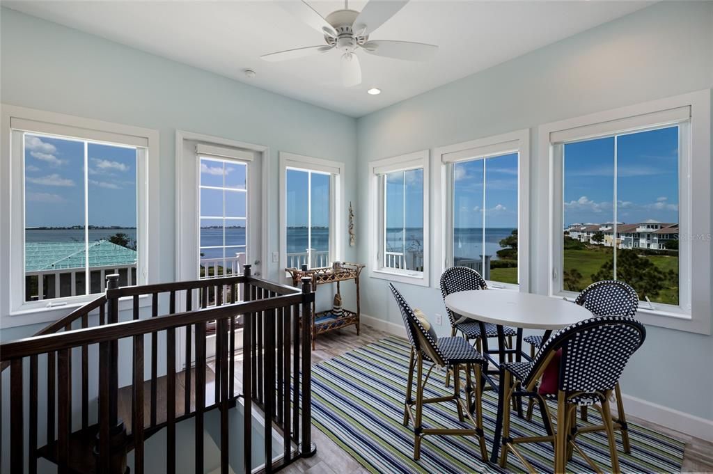 For Sale: $1,450,000 (3 beds, 3 baths, 2964 Square Feet)