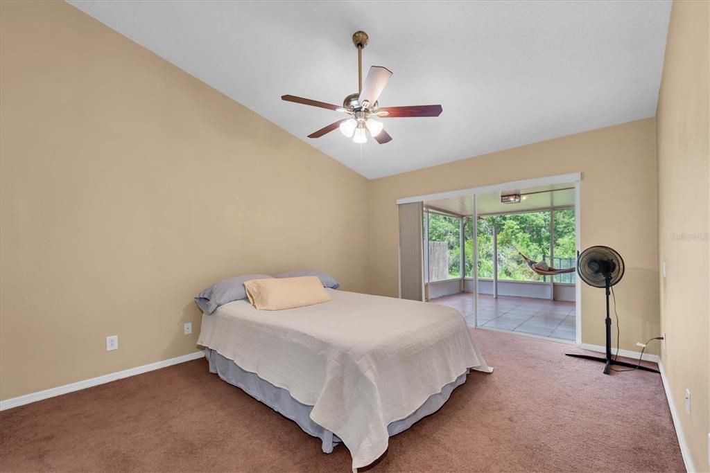 Active With Contract: $320,000 (3 beds, 2 baths, 1550 Square Feet)