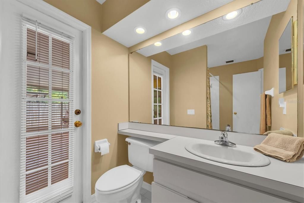 Active With Contract: $320,000 (3 beds, 2 baths, 1550 Square Feet)