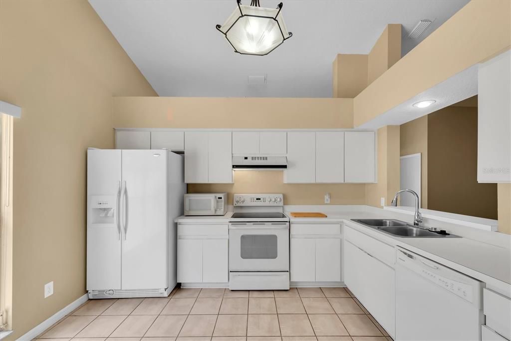 Active With Contract: $320,000 (3 beds, 2 baths, 1550 Square Feet)