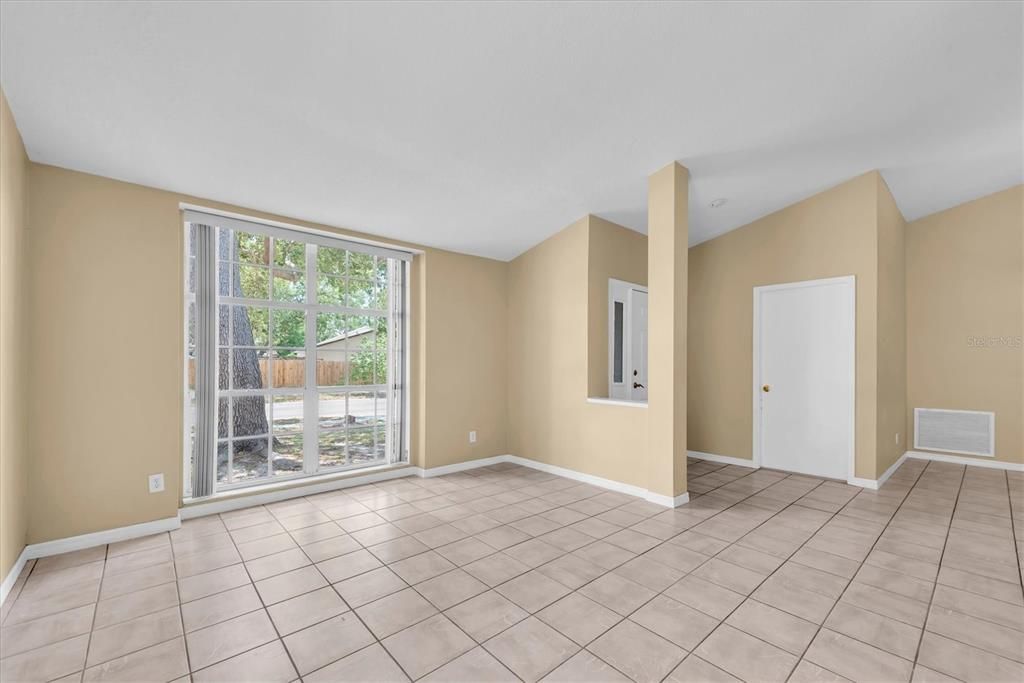 Active With Contract: $320,000 (3 beds, 2 baths, 1550 Square Feet)