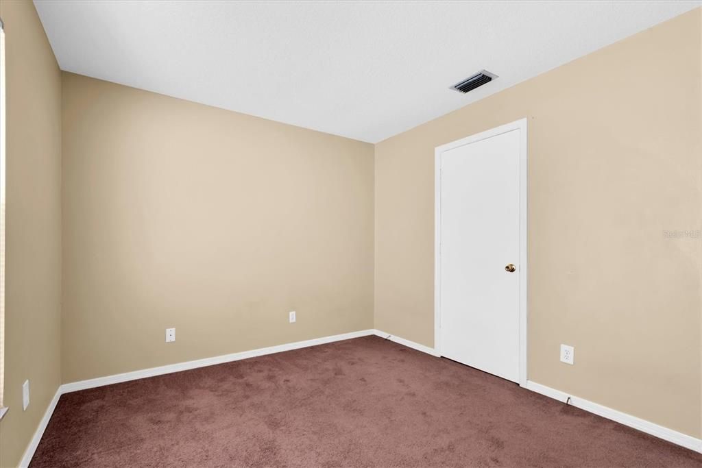 Active With Contract: $320,000 (3 beds, 2 baths, 1550 Square Feet)