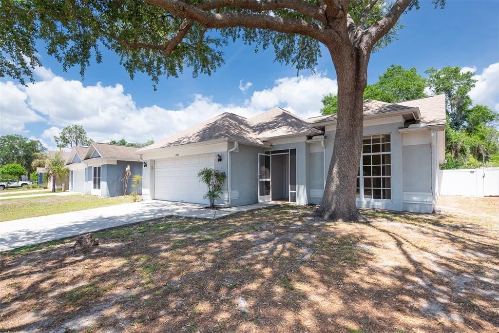 Active With Contract: $320,000 (3 beds, 2 baths, 1550 Square Feet)