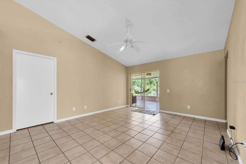 Active With Contract: $320,000 (3 beds, 2 baths, 1550 Square Feet)