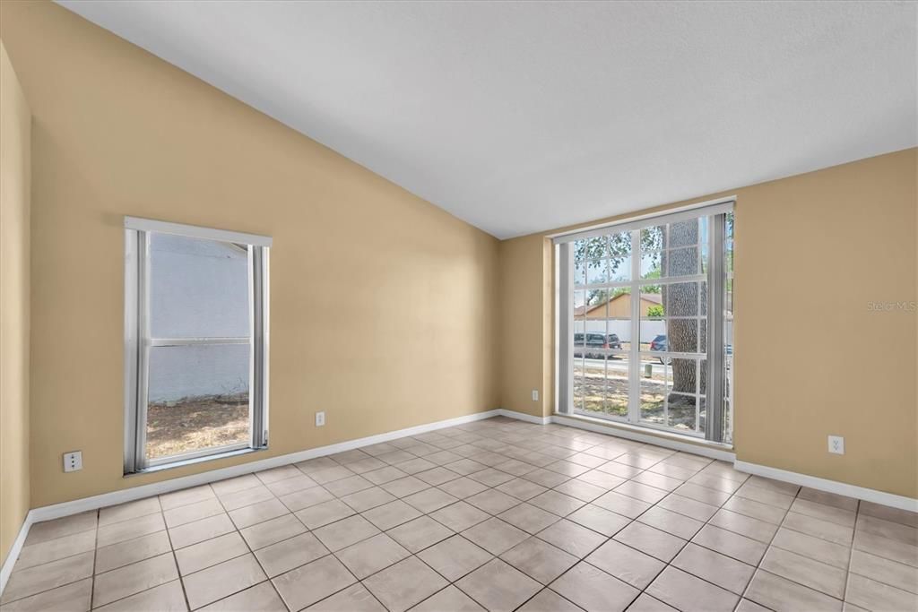 Active With Contract: $320,000 (3 beds, 2 baths, 1550 Square Feet)