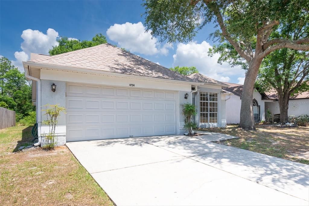 Active With Contract: $320,000 (3 beds, 2 baths, 1550 Square Feet)