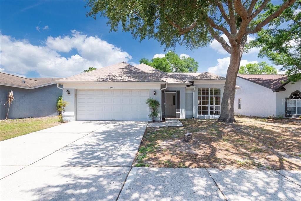 Active With Contract: $320,000 (3 beds, 2 baths, 1550 Square Feet)