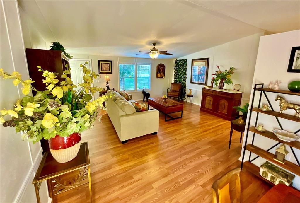 For Sale: $249,900 (4 beds, 3 baths, 2150 Square Feet)
