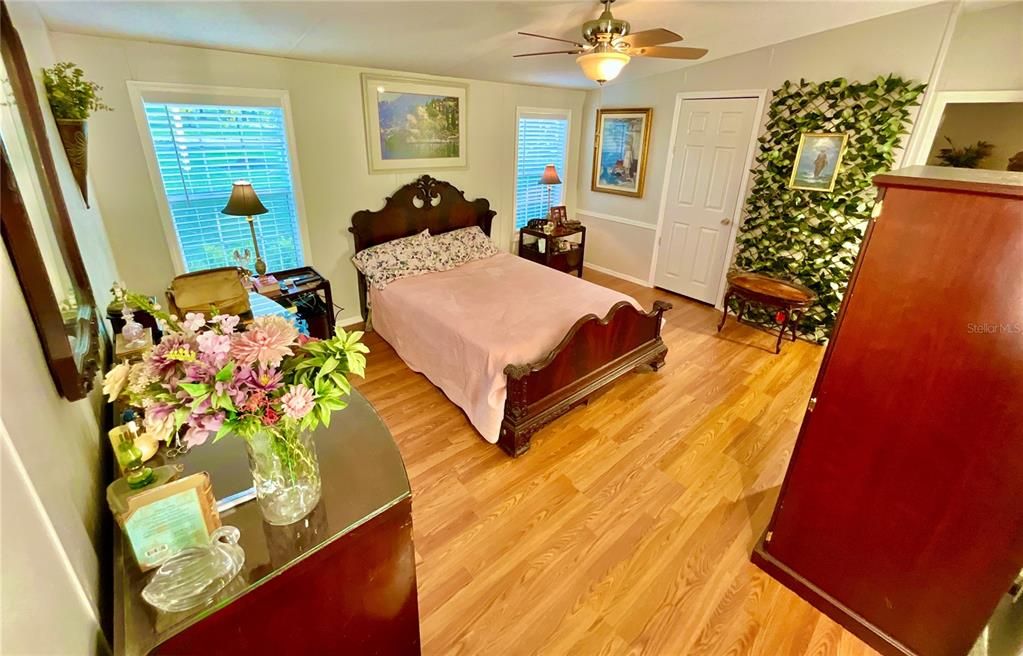 For Sale: $249,900 (4 beds, 3 baths, 2150 Square Feet)