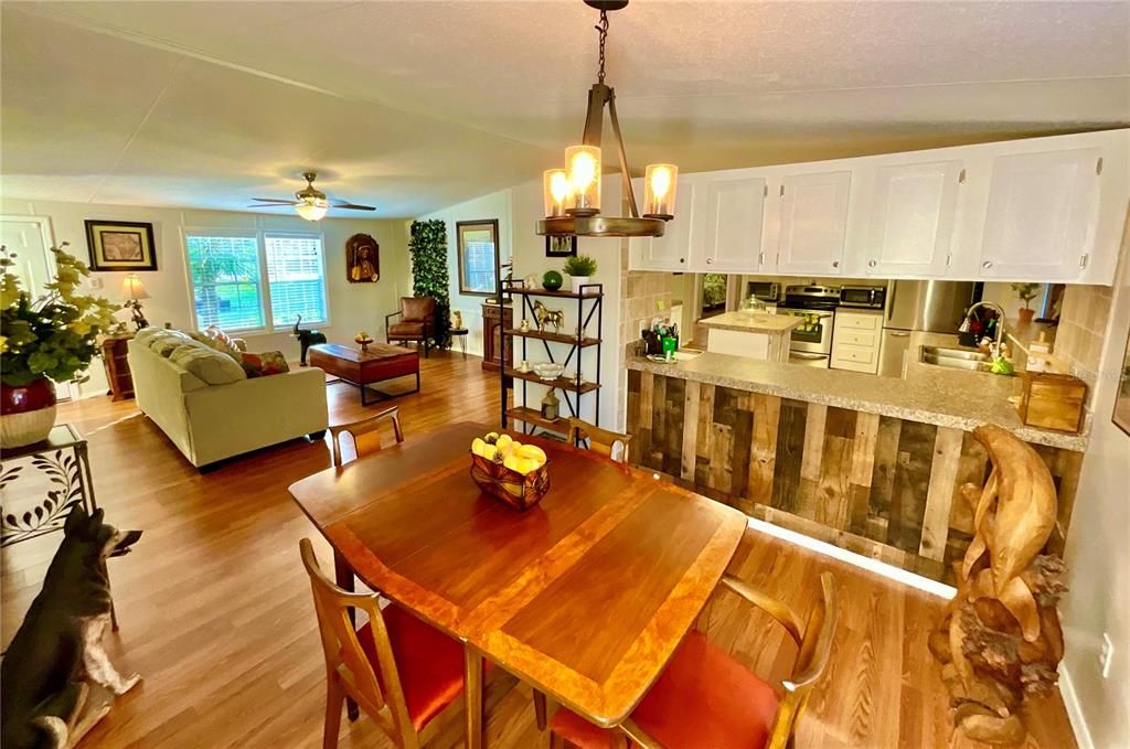 For Sale: $249,900 (4 beds, 3 baths, 2150 Square Feet)