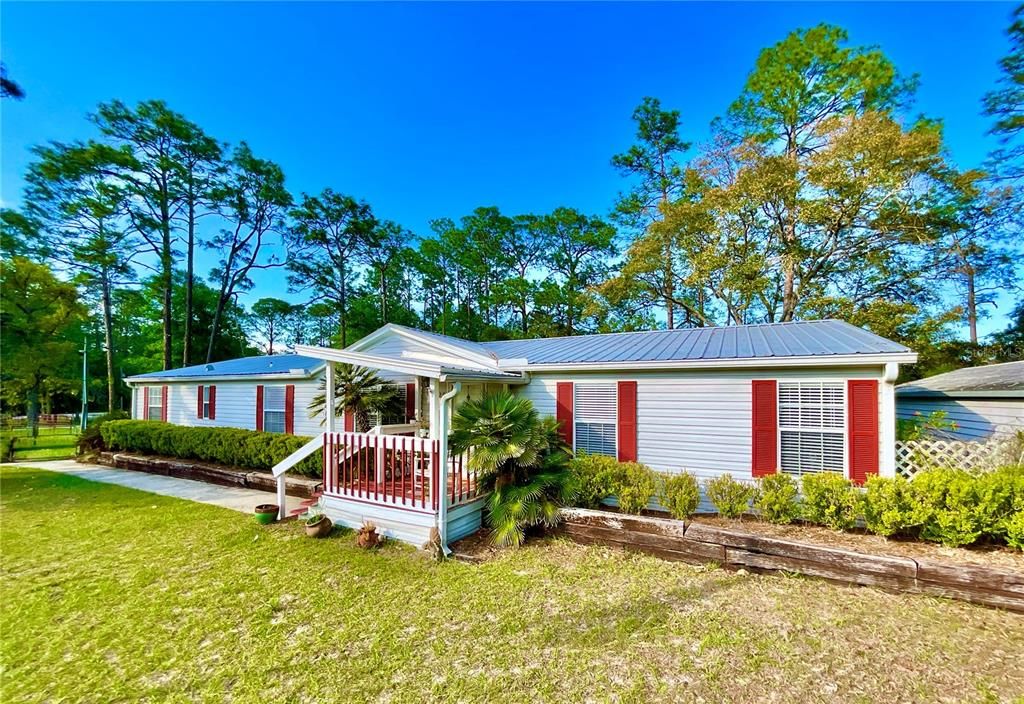 For Sale: $249,900 (4 beds, 3 baths, 2150 Square Feet)