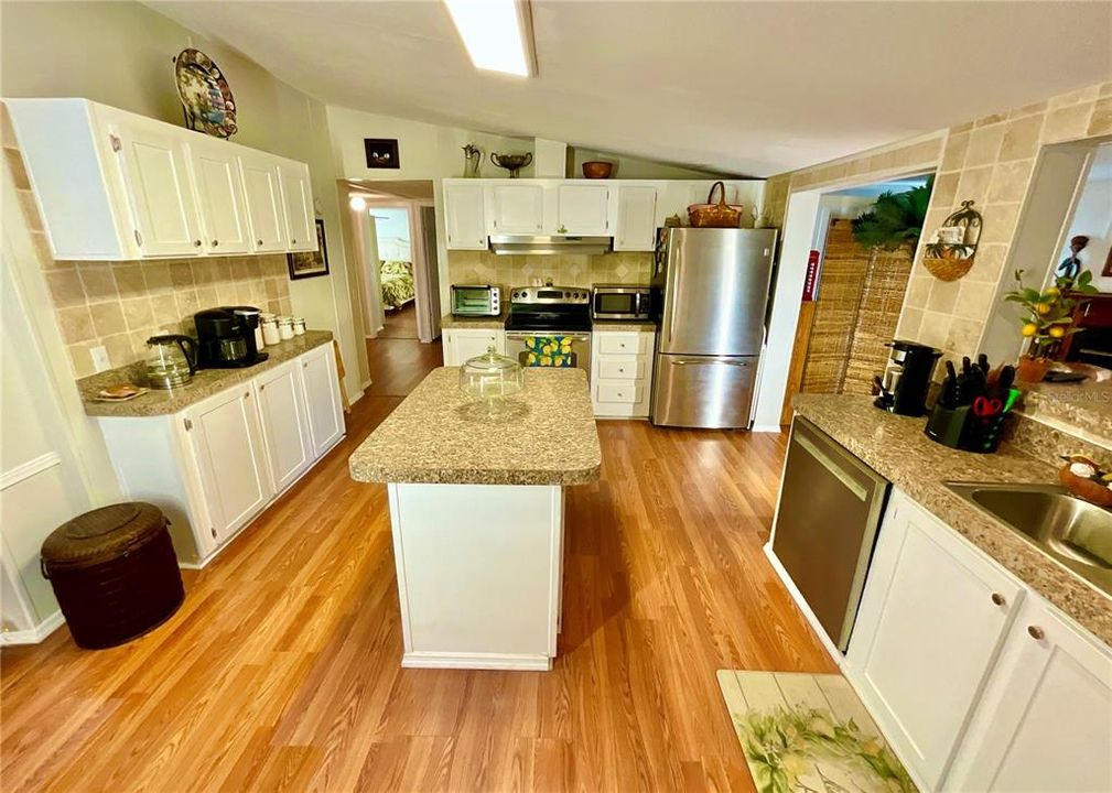 For Sale: $249,900 (4 beds, 3 baths, 2150 Square Feet)
