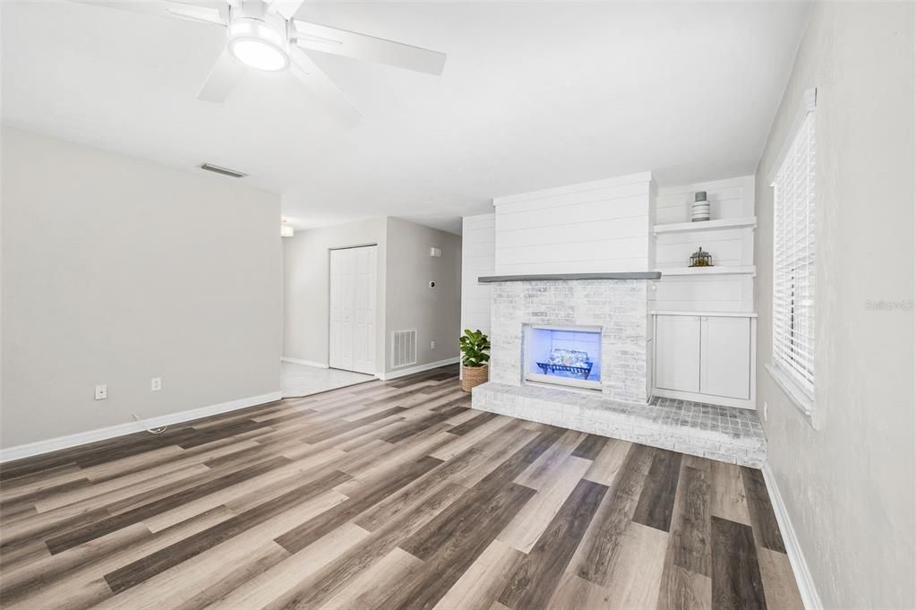 En Venta: $329,900 (3 camas, 2 baños, 1642 Pies cuadrados)