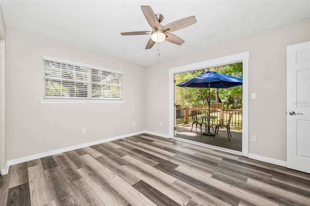 En Venta: $329,900 (3 camas, 2 baños, 1642 Pies cuadrados)