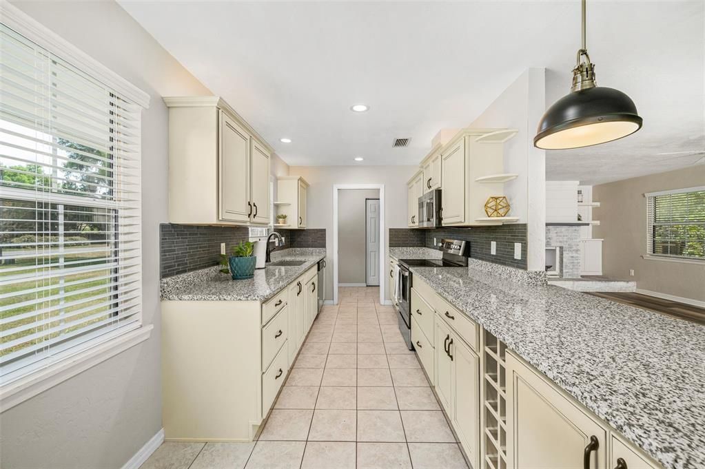 En Venta: $329,900 (3 camas, 2 baños, 1642 Pies cuadrados)