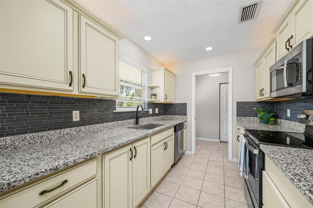 En Venta: $329,900 (3 camas, 2 baños, 1642 Pies cuadrados)