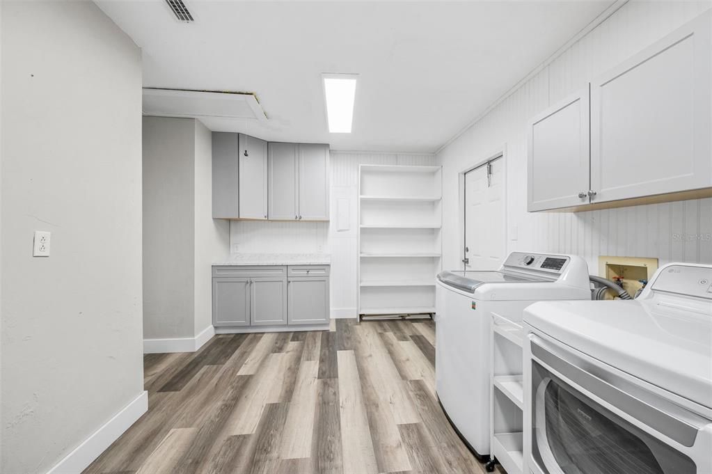 En Venta: $329,900 (3 camas, 2 baños, 1642 Pies cuadrados)