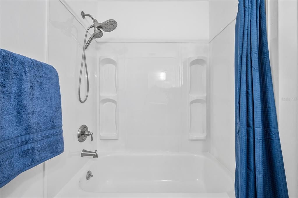 En Venta: $329,900 (3 camas, 2 baños, 1642 Pies cuadrados)