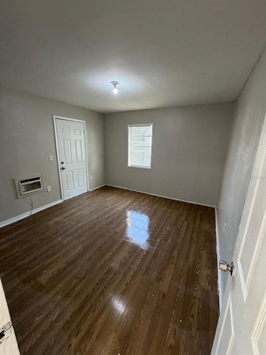 На продажу: $234,999 (4 спален, 0 ванн, 1920 Квадратных фут)