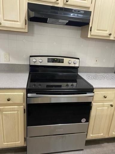 Activo con contrato: $1,300 (1 camas, 1 baños, 672 Pies cuadrados)
