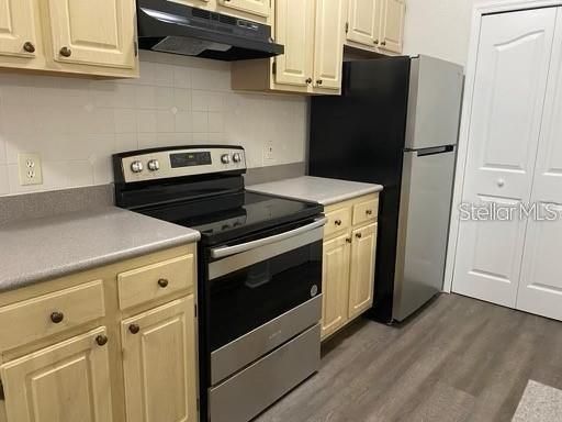 Activo con contrato: $1,300 (1 camas, 1 baños, 672 Pies cuadrados)
