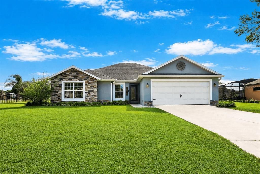 На продажу: $439,900 (4 спален, 2 ванн, 1800 Квадратных фут)