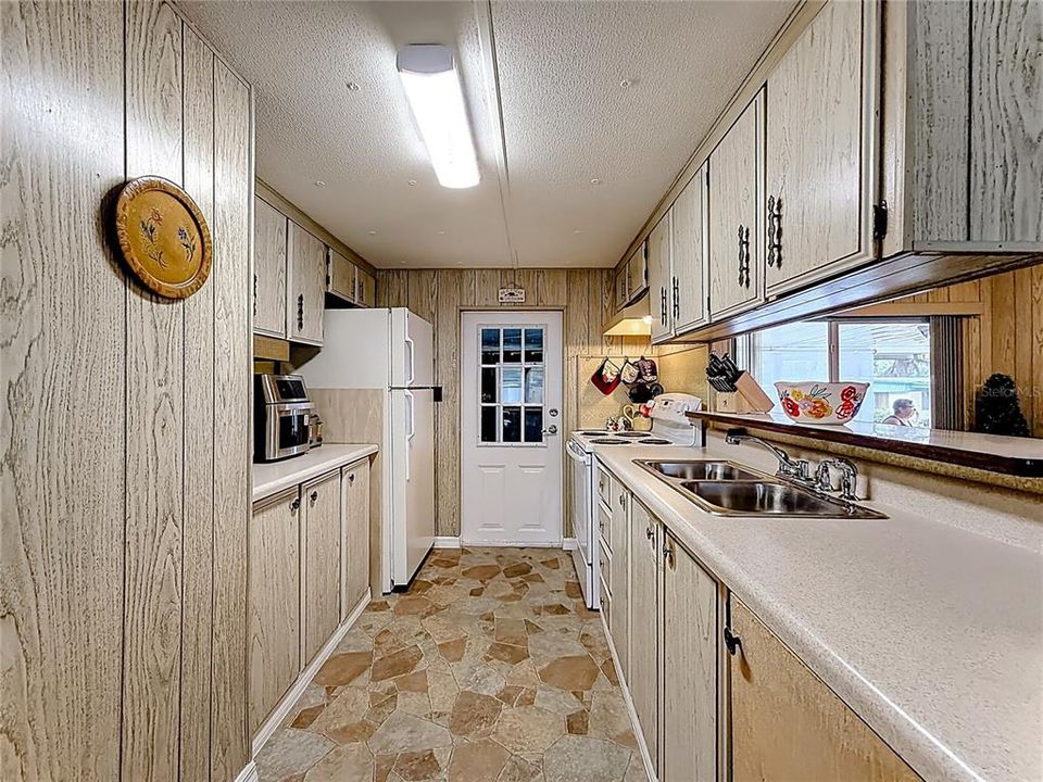En Venta: $145,900 (2 camas, 2 baños, 828 Pies cuadrados)