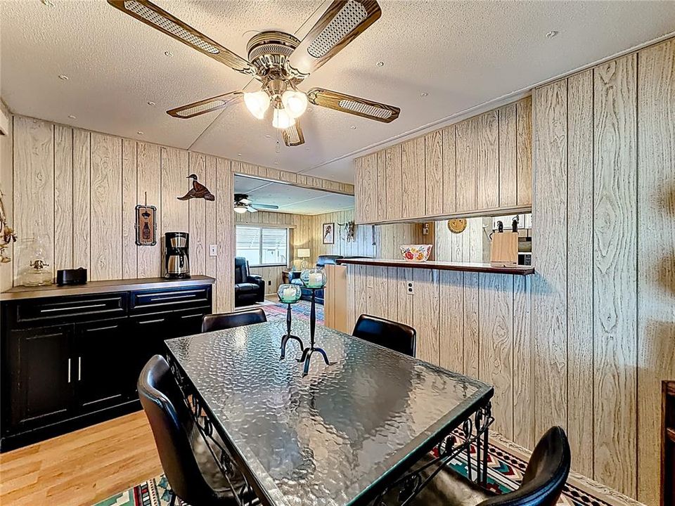 En Venta: $145,900 (2 camas, 2 baños, 828 Pies cuadrados)