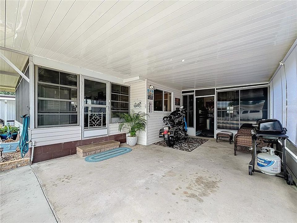 En Venta: $145,900 (2 camas, 2 baños, 828 Pies cuadrados)