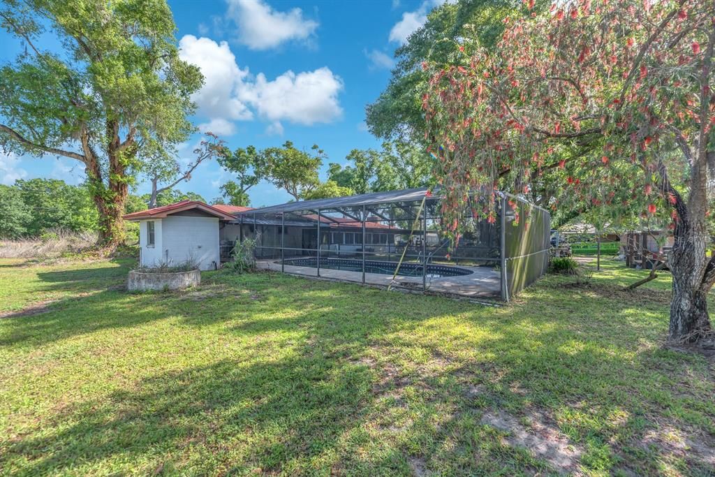 Activo con contrato: $450,000 (4 camas, 2 baños, 2716 Pies cuadrados)